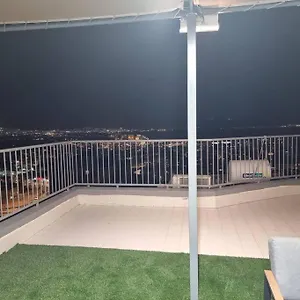 דירת זוּגַג מפנקת עם מרפסת משגעת ונוף למפרץ. דירה אילת