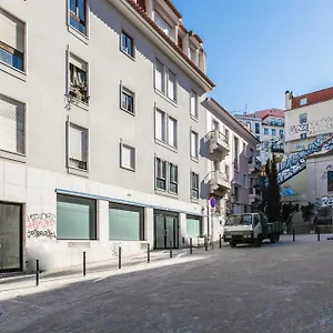 https://feels-like-home-principe-real-cozy-flats.hotels-lisbon-portugal.com